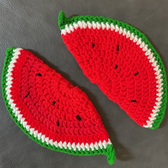 Hand knit watermelon & strawberry pot holders hot pads set - Picture 4 of 7